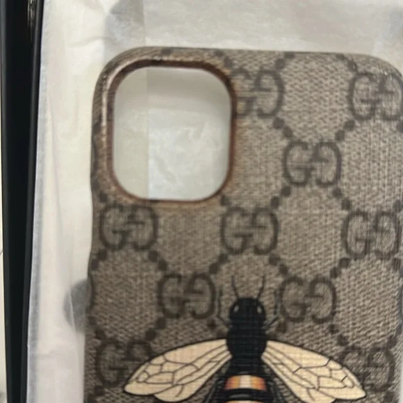 Gucci phone case with Bee - Picture 5 of 9